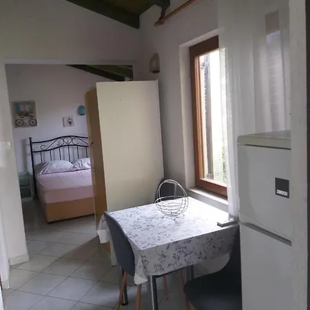 Apartment Direkt Na Moru - *